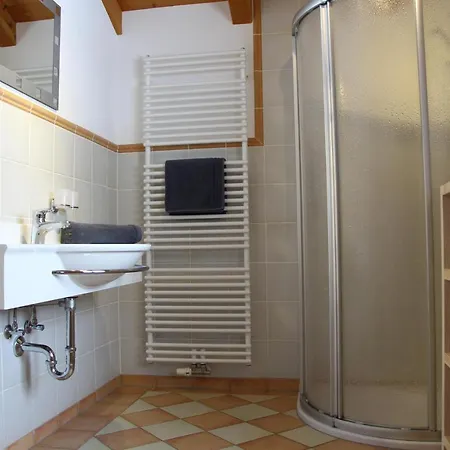 Bidner, Apartament Tux