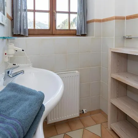 Bidner, Apartament
