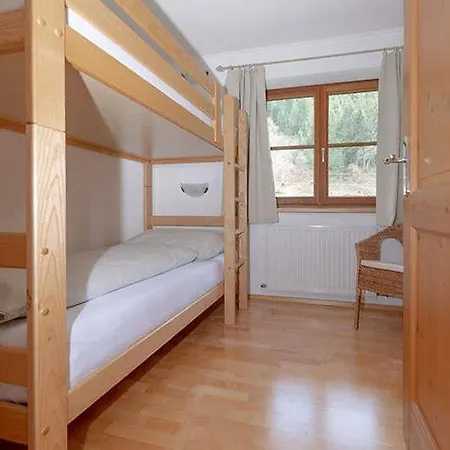 Bidner, Apartament Tux